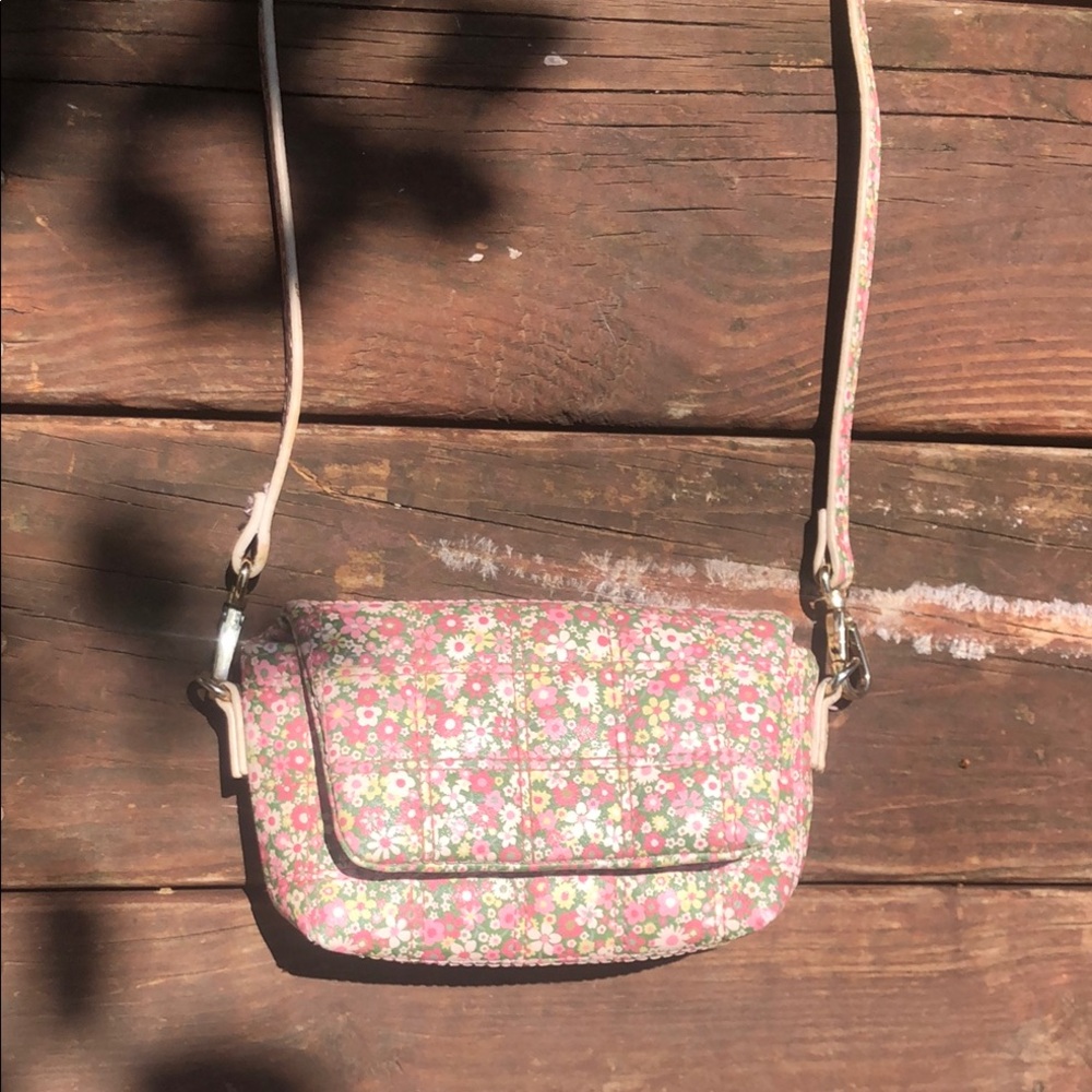 Madden Girl Pink and White Floral Crossbody Bag